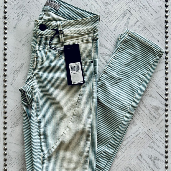 Guess Brittney Mid-Rise Skinny Striped Jeans Brand new with tags! - Picture 6 of 7